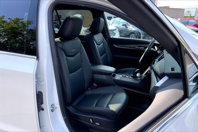 Used 2024 Cadillac XT6 Luxury w/ LPO, Floor Liner Package AWD/4WD image 6