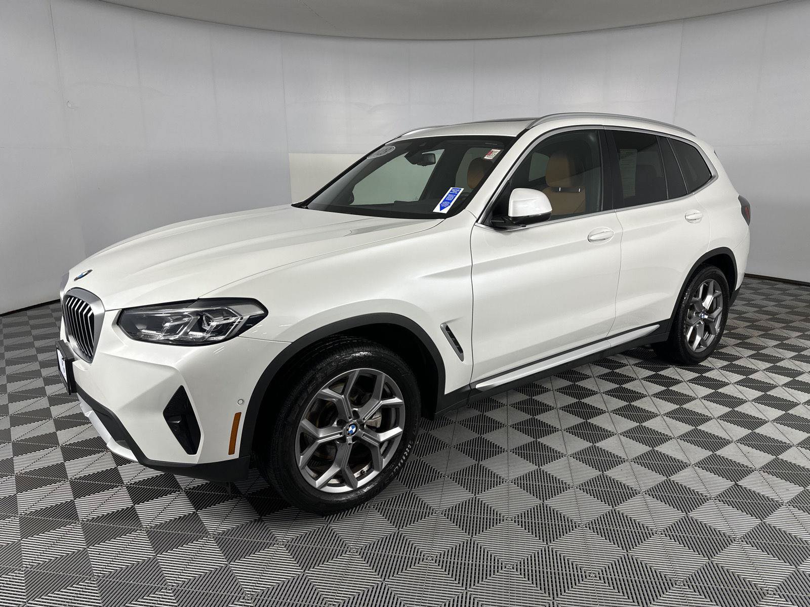 Used 2023 BMW X3 xDrive30i w/ Convenience Package AWD/4WD image 4