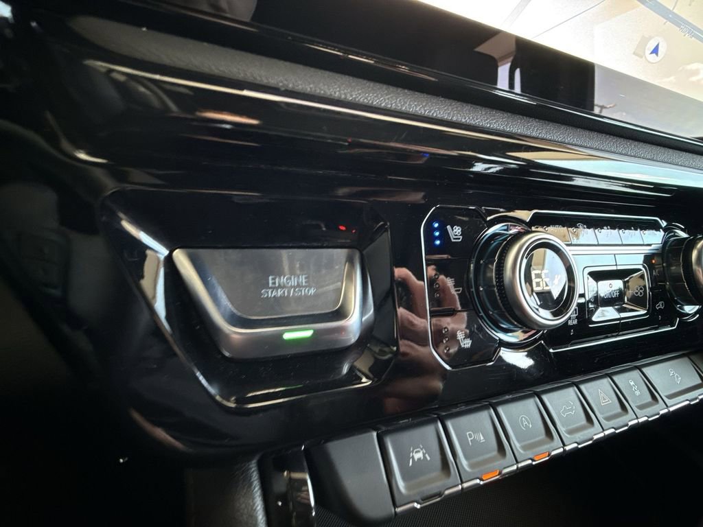 Certified 2025 GMC Sierra 1500 AT4 w/ Technology Package image 23