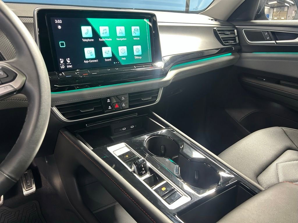 Used 2024 Volkswagen Atlas Peak Edition SE image 26