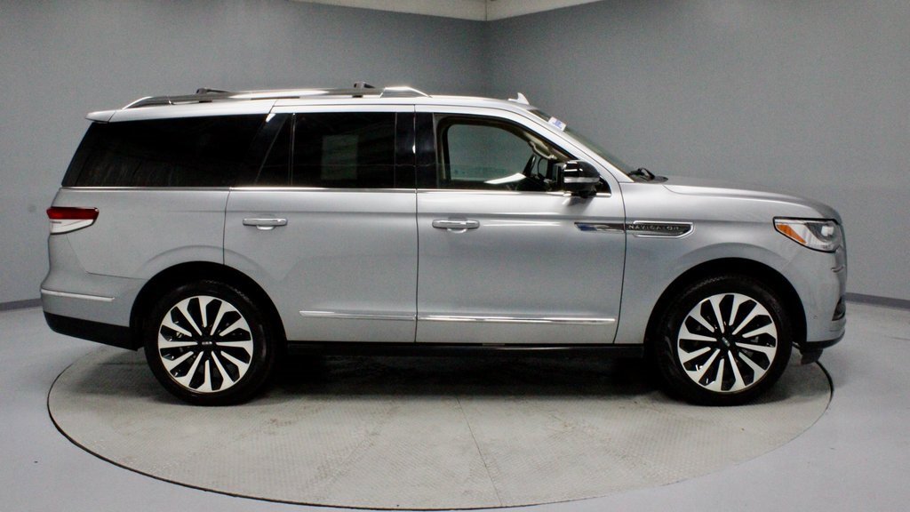 Used 2023 Lincoln Navigator Reserve w/ Equipment Group 201A image 13