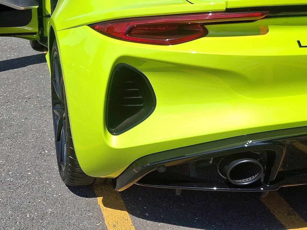 Used 2025 Lotus Emira RWD image 35