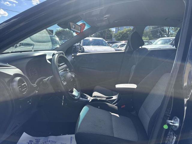Used 2019 Hyundai Kona SE FWD image 17