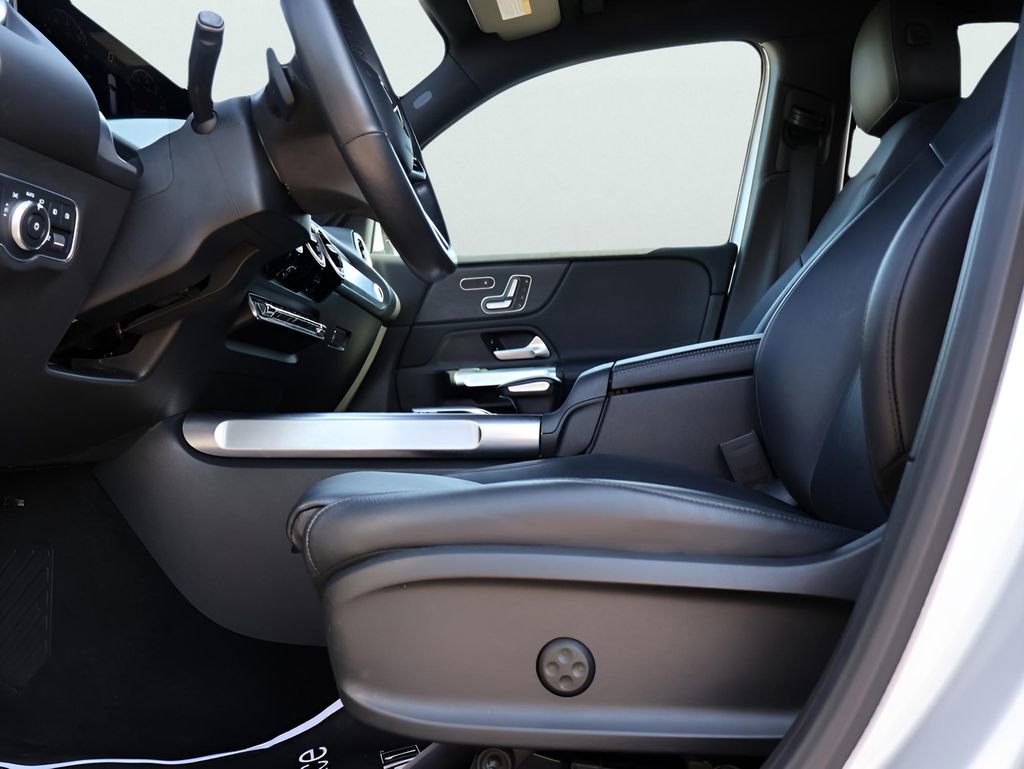 Used 2020 Mercedes-Benz GLB 250 4MATIC image 37