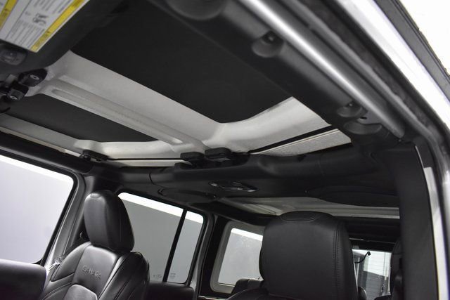 Used 2022 Jeep Wrangler Unlimited Sahara w/ Cold Weather Group image 17