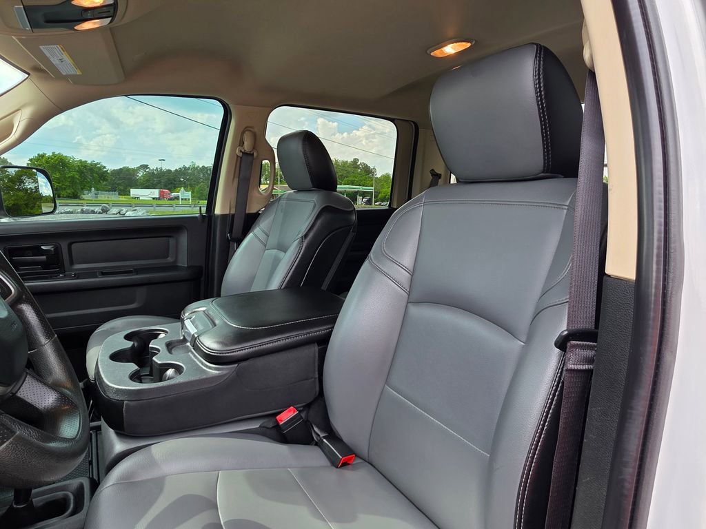 Used 2020 RAM 3500 Tradesman w/ Chrome Appearance Group AWD/4WD image 12