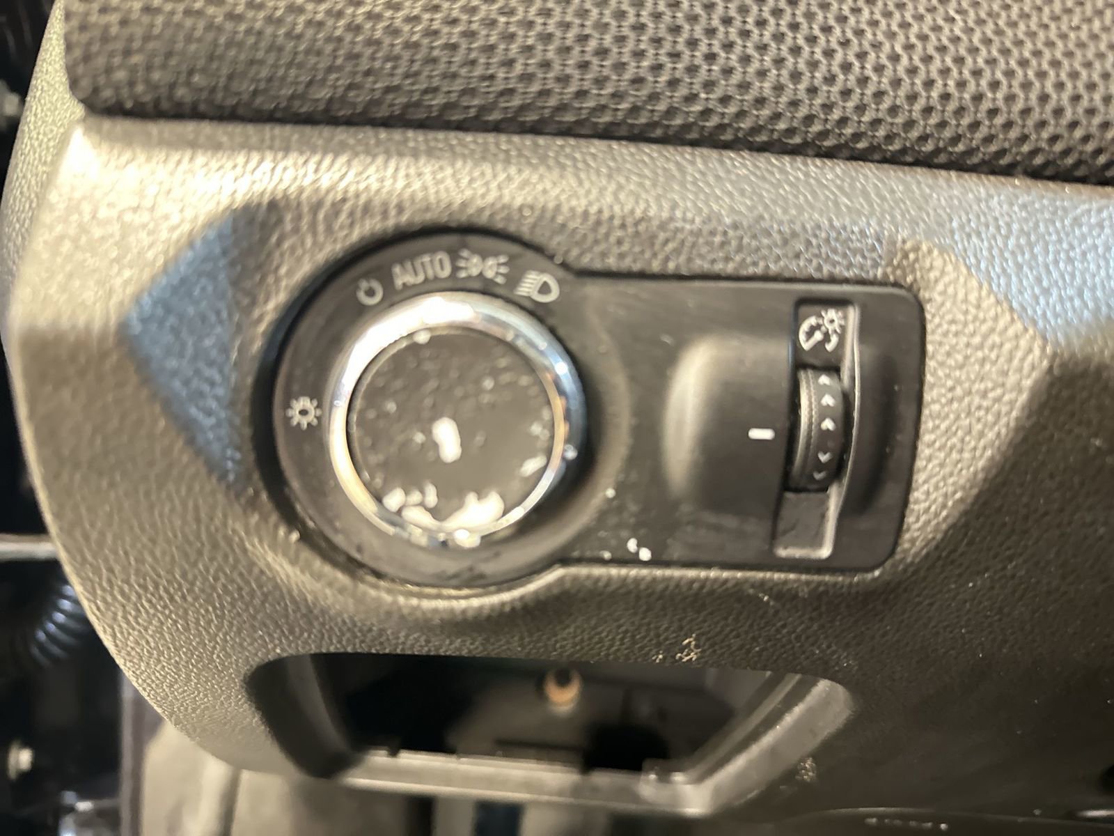 Used 2015 Chevrolet Cruze LT image 13