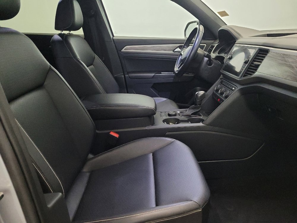 Used 2020 Volkswagen Atlas Cross Sport SE w/ Panoramic Sunroof Package image 21