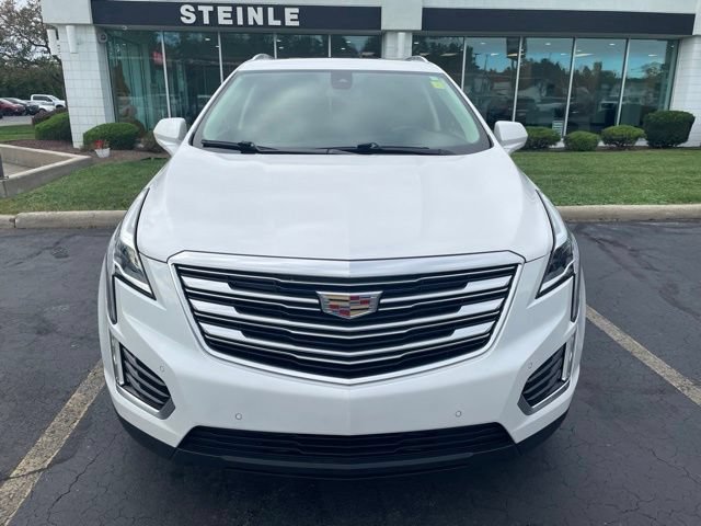 Used 2017 Cadillac XT5 Premium Luxury FWD image 2