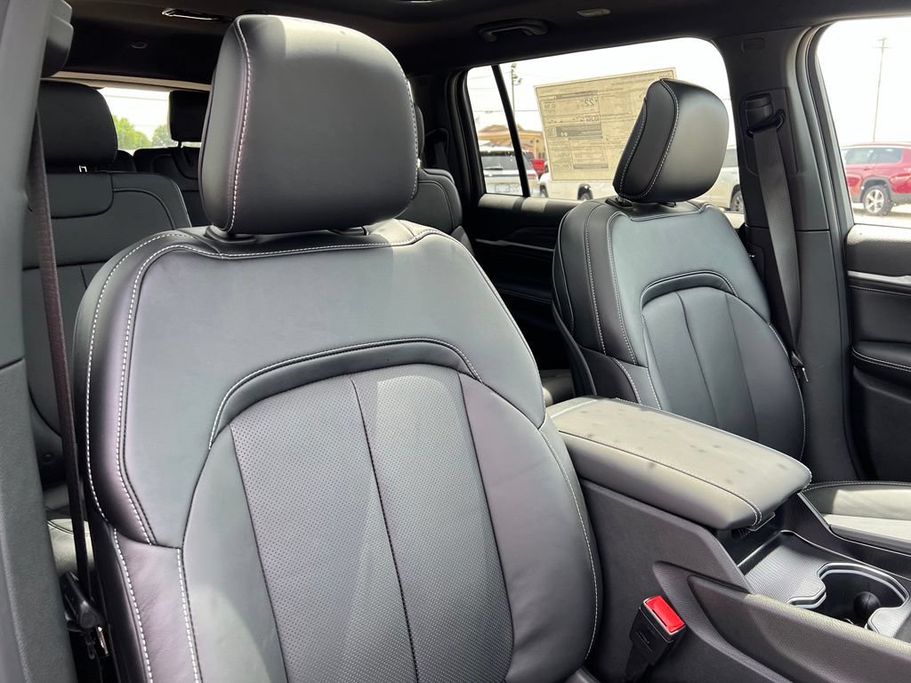 New 2026 Jeep Grand Cherokee L Limited AWD/4WD image 15