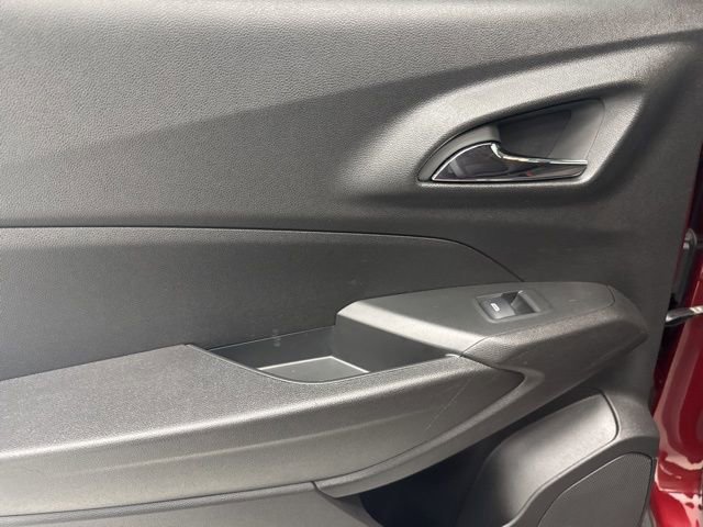 Used 2024 Chevrolet Trax LT FWD image 24