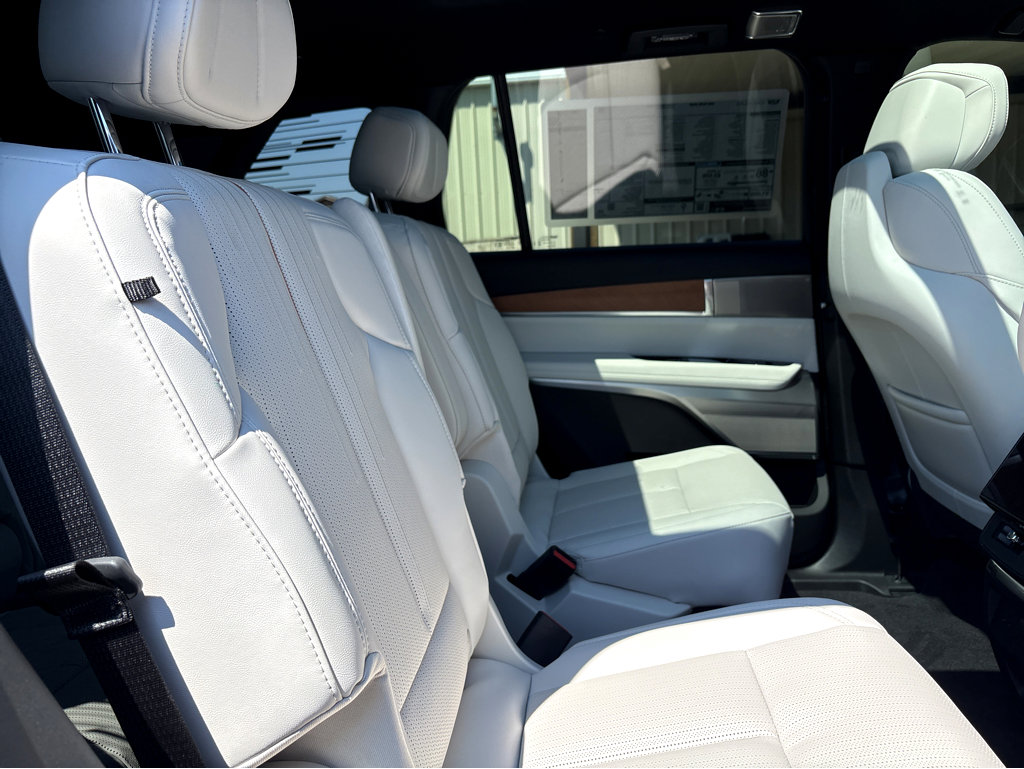 New 2026 Cadillac Vistiq Sport image 14