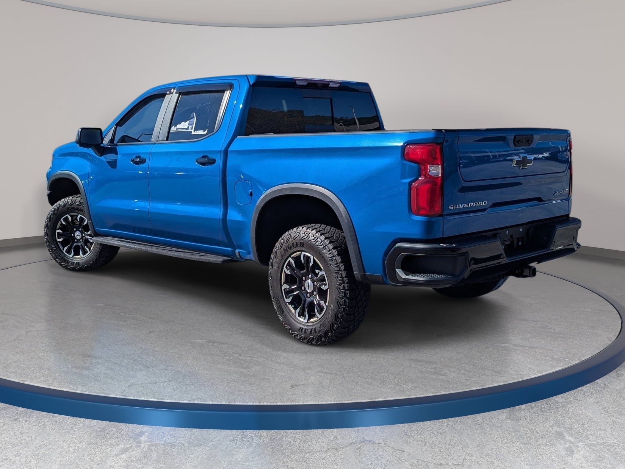 Used 2023 Chevrolet Silverado 1500 ZR2 AWD/4WD image 7