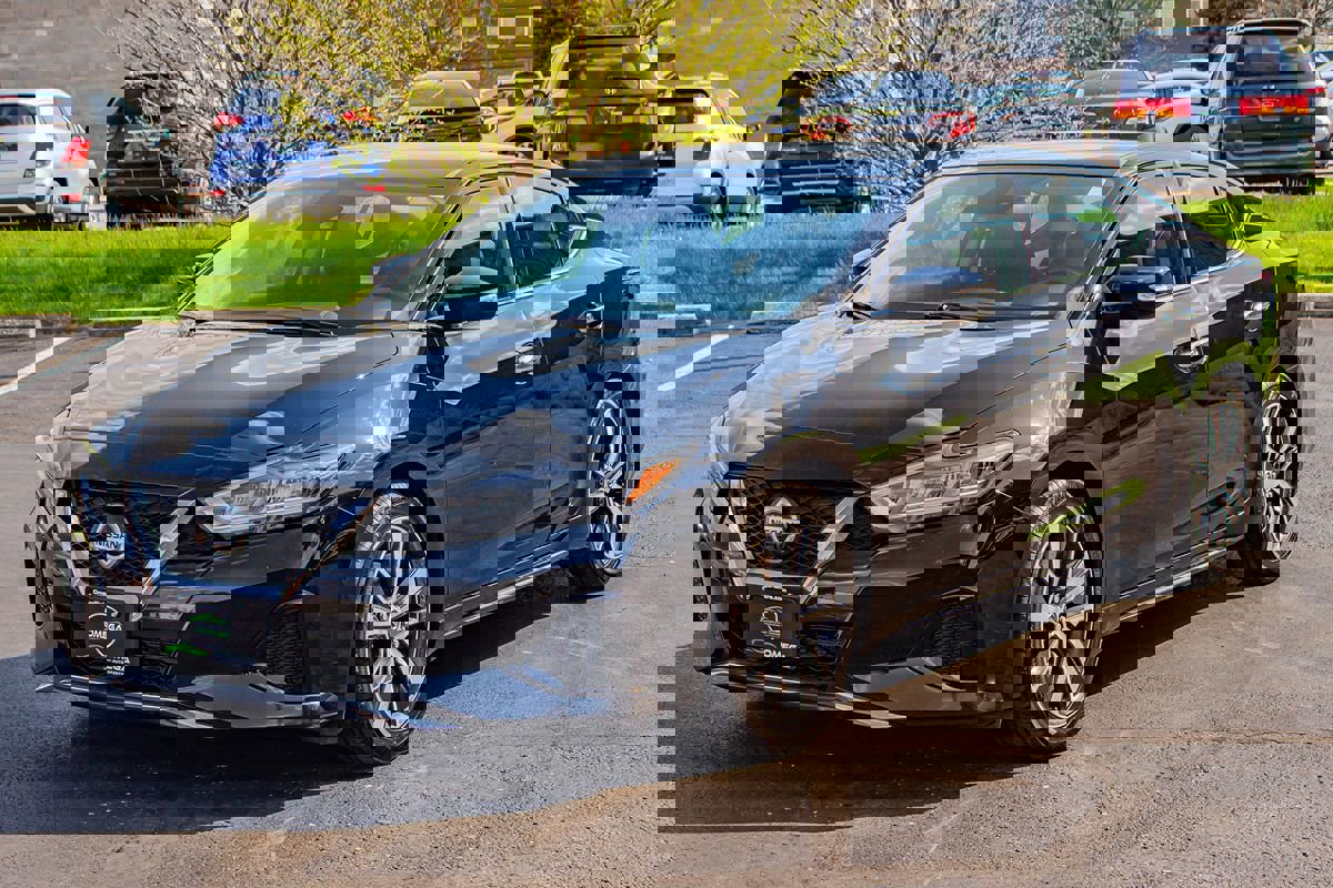 Used 2020 Nissan Maxima 3.5 SV w/ Floor Mat Group image 3