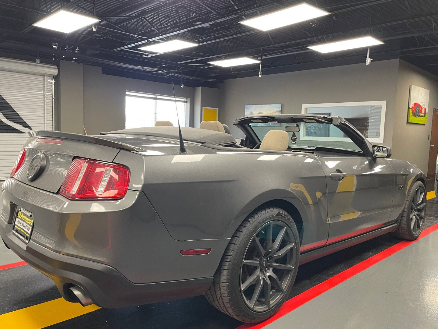 Used 2011 Ford Mustang GT RWD image 6