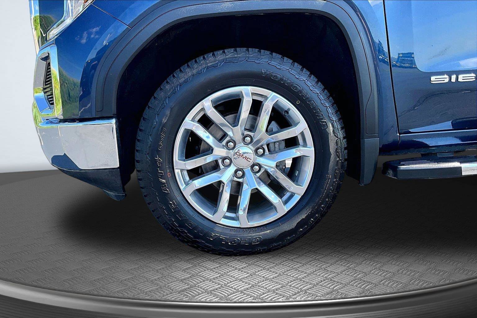 Used 2021 GMC Sierra 1500 SLT w/ X31 Off-Road Package AWD/4WD image 10