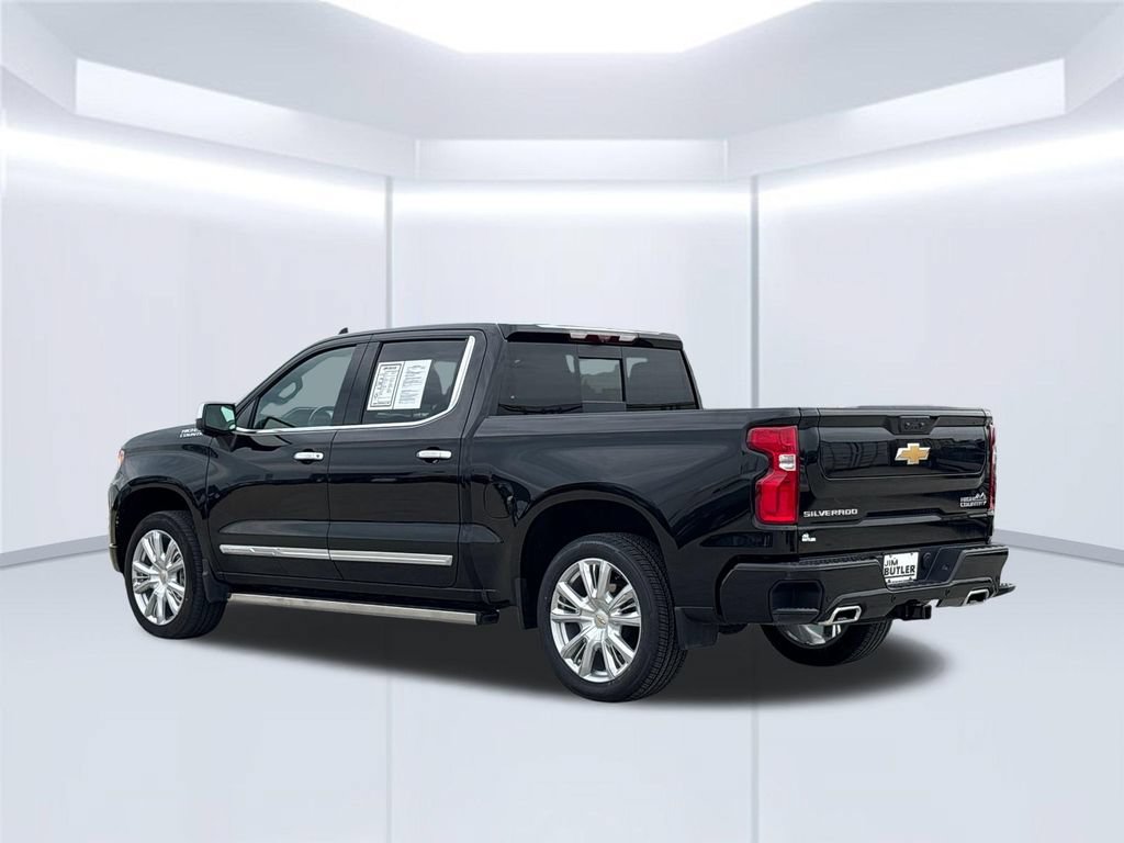Used 2024 Chevrolet Silverado 1500 High Country w/ High Country Premium Package AWD/4WD image 5