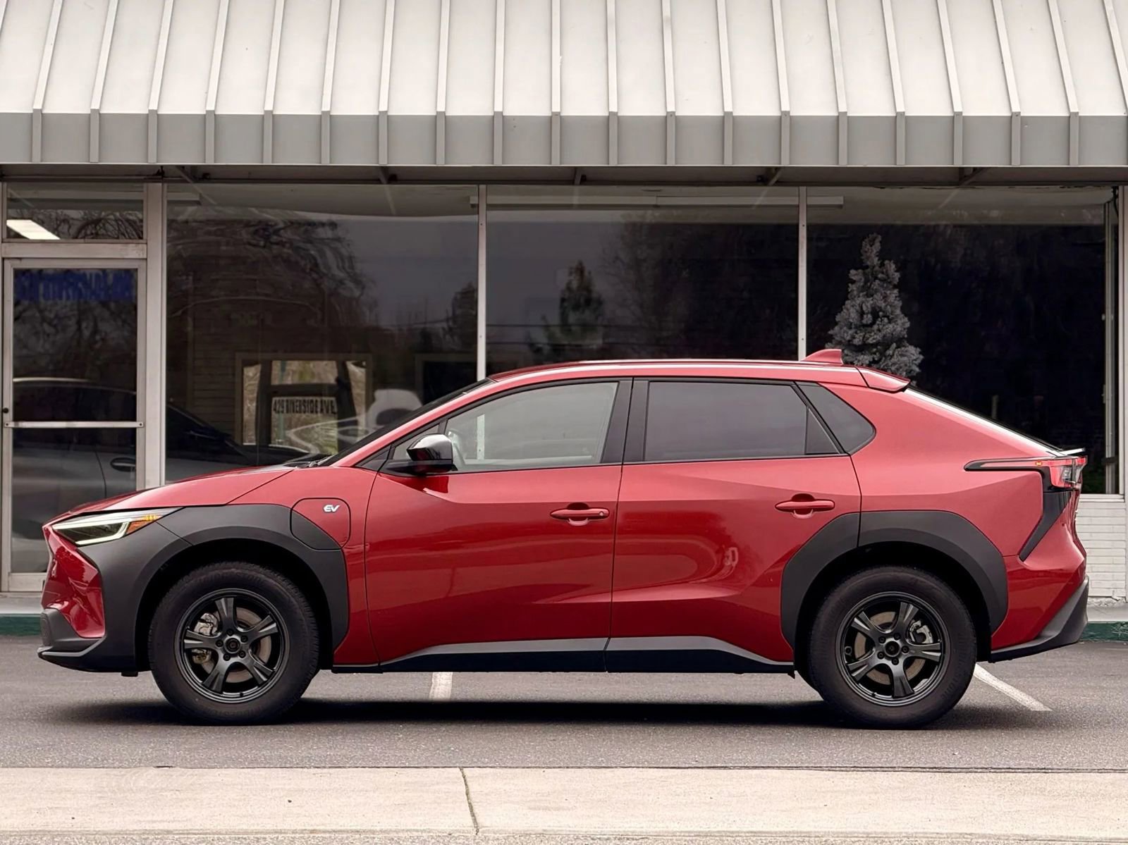 Used 2023 Subaru Solterra AWD image 6