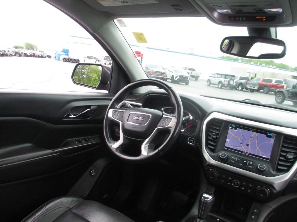 Used 2017 GMC Acadia SLT AWD/4WD image 27