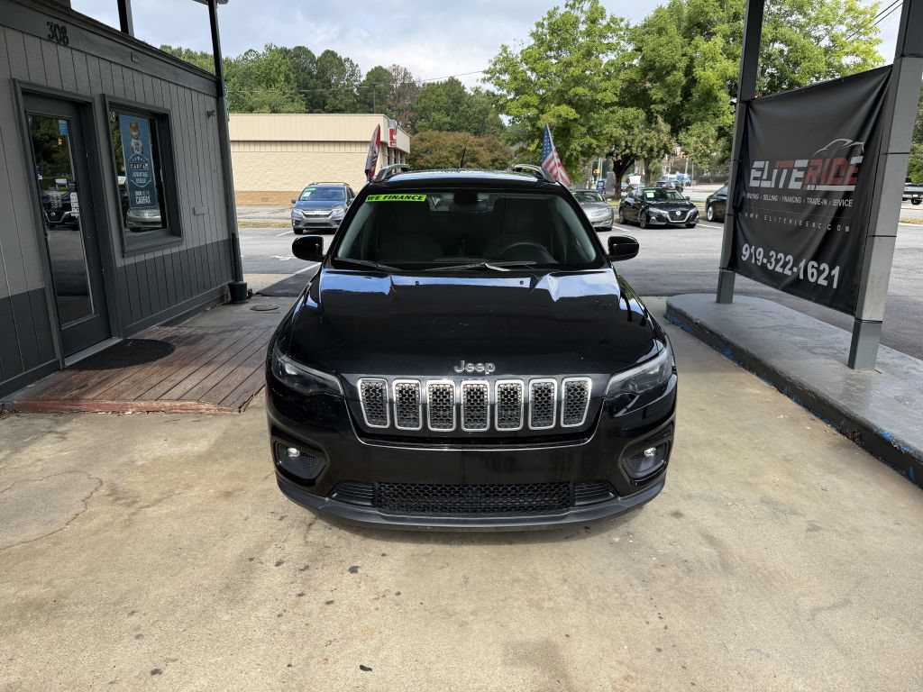 Used 2019 Jeep Cherokee Latitude w/ Popular Appearance Group FWD image 2