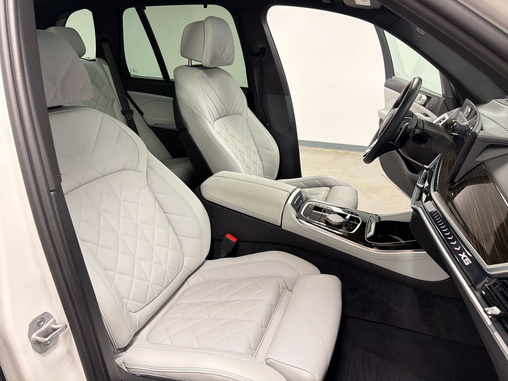 Certified 2024 BMW X5 xDrive40i w/ Premium Package image 31