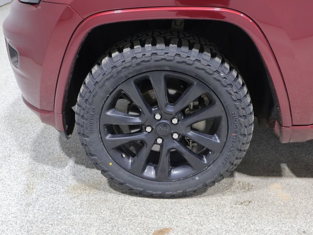 Used 2018 Jeep Grand Cherokee Altitude AWD/4WD image 8