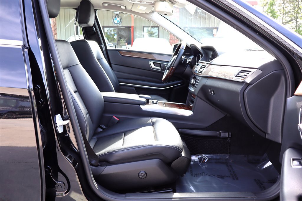 Used 2014 Mercedes-Benz E 250 BlueTEC Sedan image 17