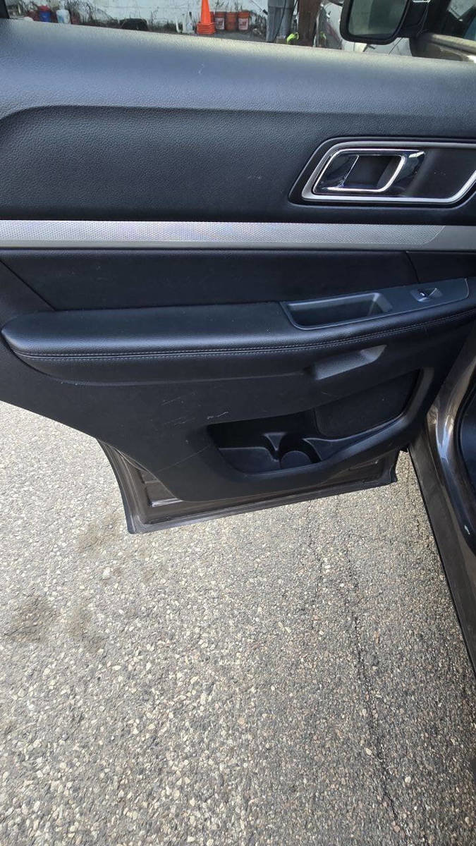 Used 2016 Ford Explorer XLT w/ Equipment Group 202A image 11