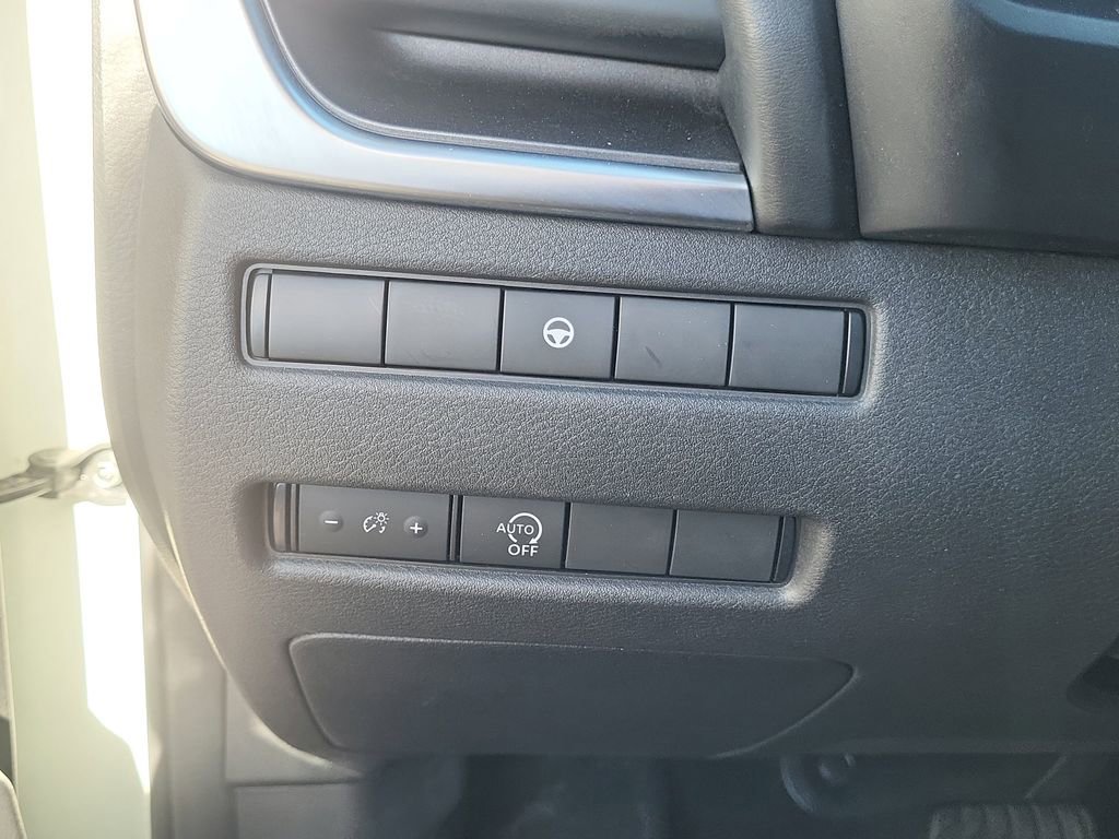 Used 2023 Nissan Rogue SV image 25