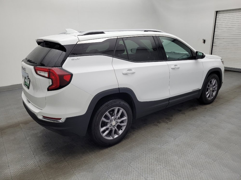 Used 2024 GMC Terrain SLT image 10
