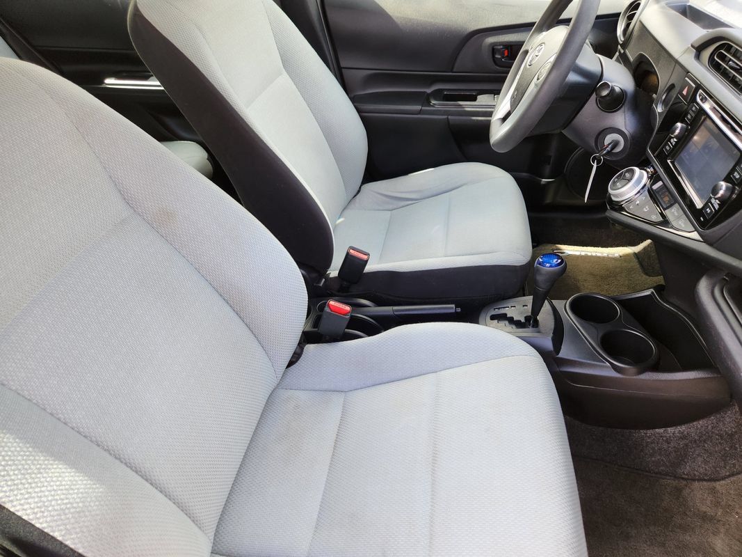 Used 2015 Toyota Prius C One FWD image 17