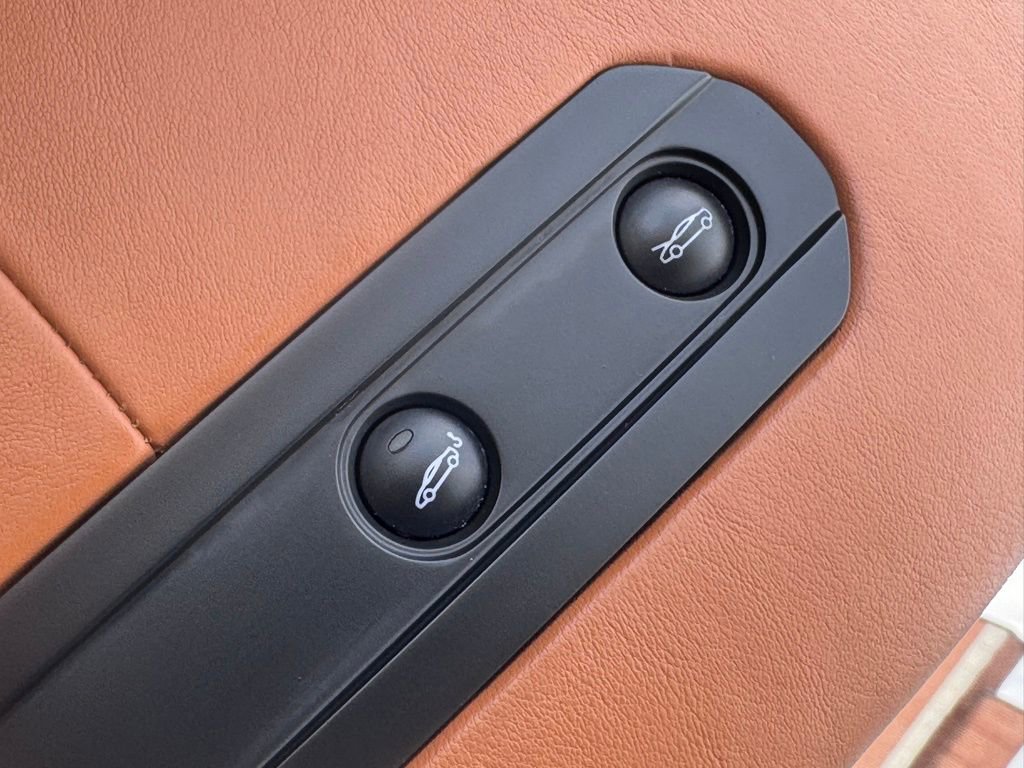 Used 2021 McLaren GT image 10