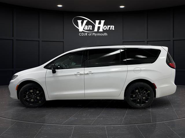 New 2026 Chrysler Pacifica Select image 13