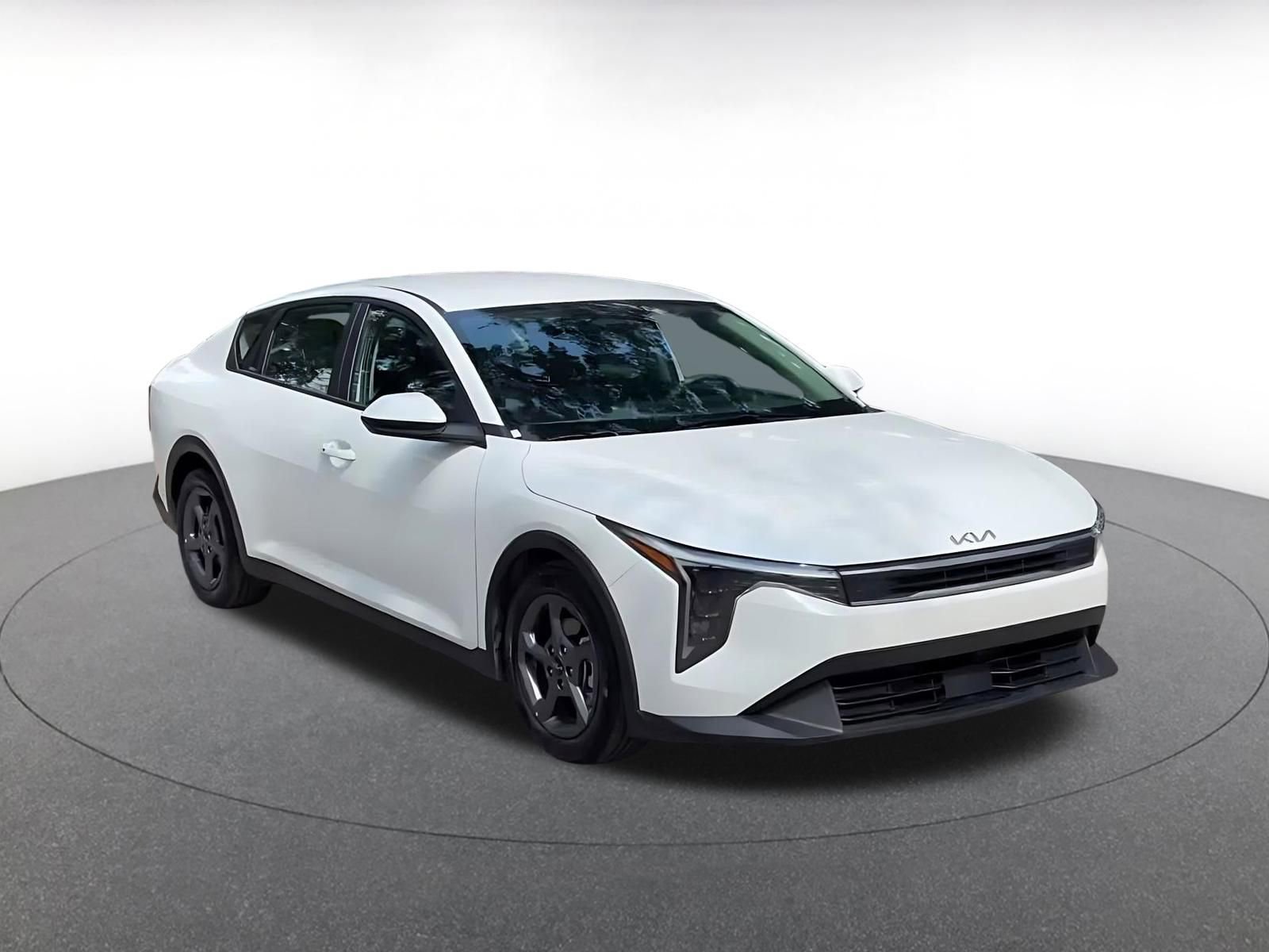 Used 2025 Kia K4 FWD image 3