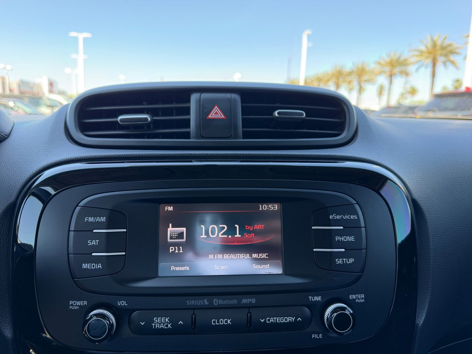 Used 2015 Kia Soul ! image 12