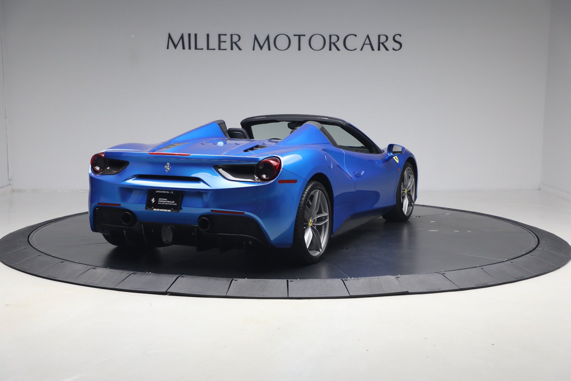 Used 2017 Ferrari 488 Spider RWD image 7