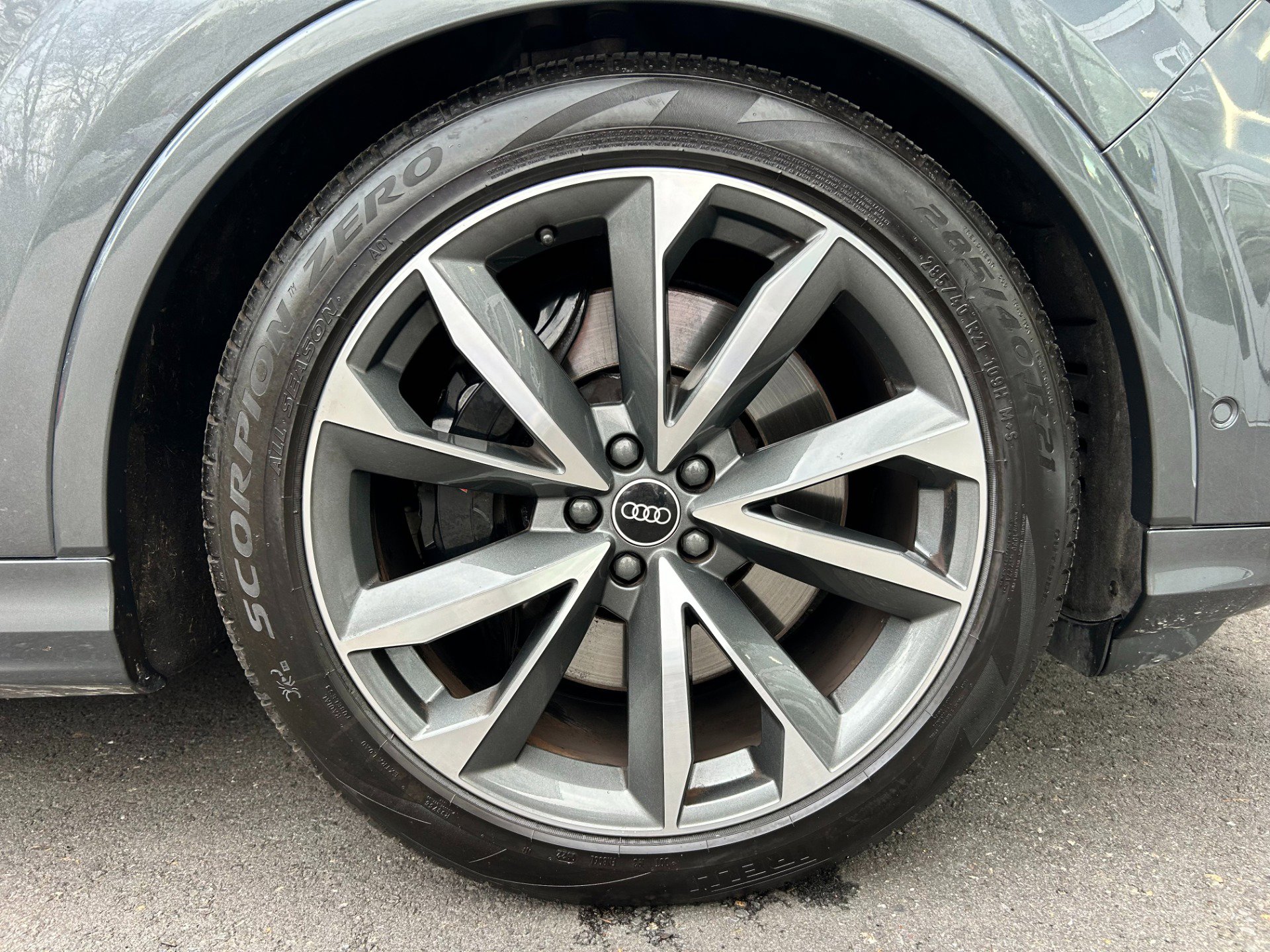 Used 2021 Audi SQ7 Premium Plus w/ Driver Assistance Package image 16