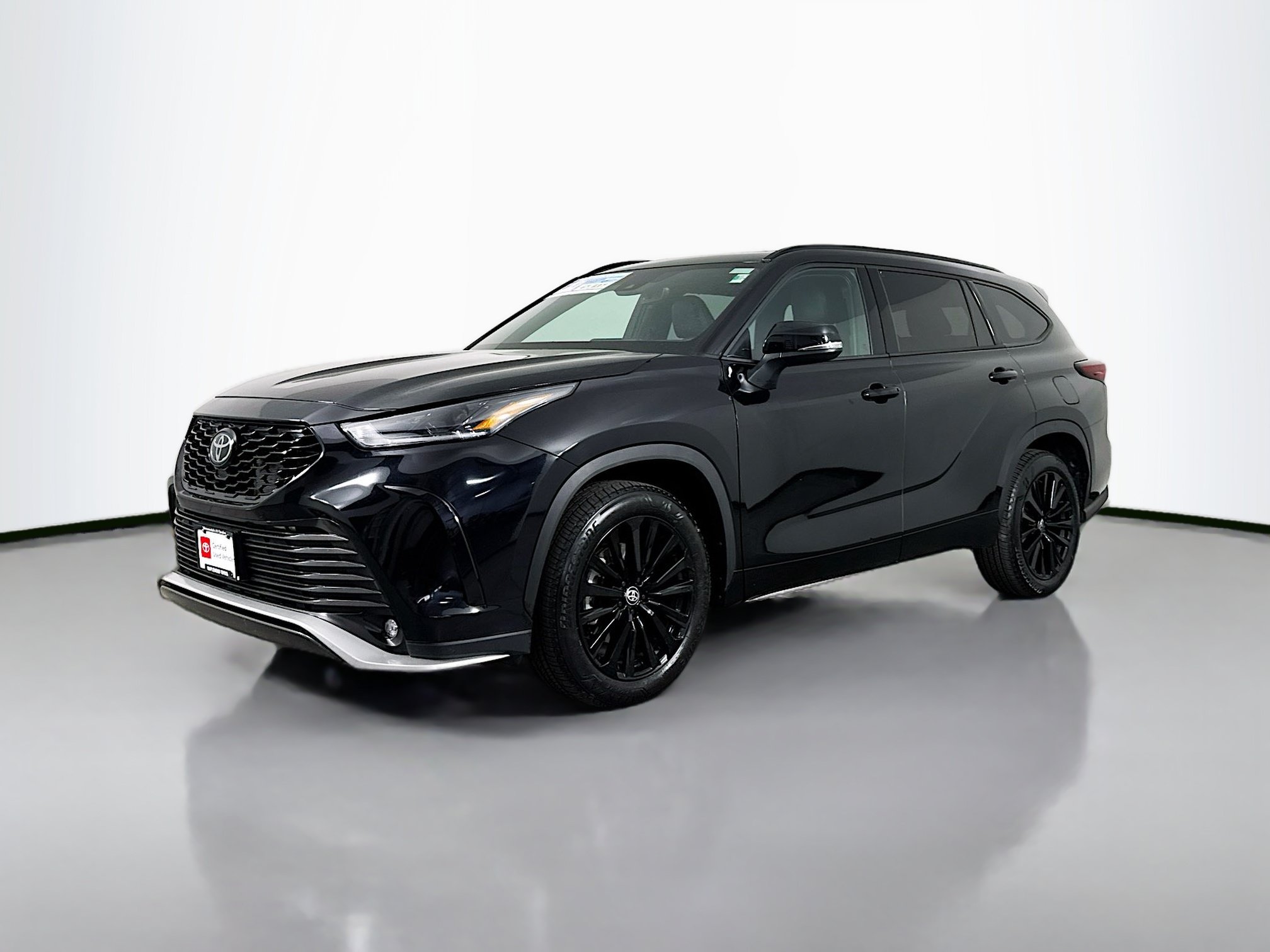 Certified 2025 Toyota Highlander XSE AWD/4WD image 3
