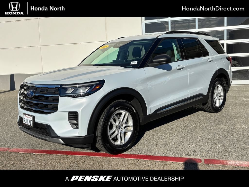 Used 2025 Ford Explorer Active AWD/4WD image 1