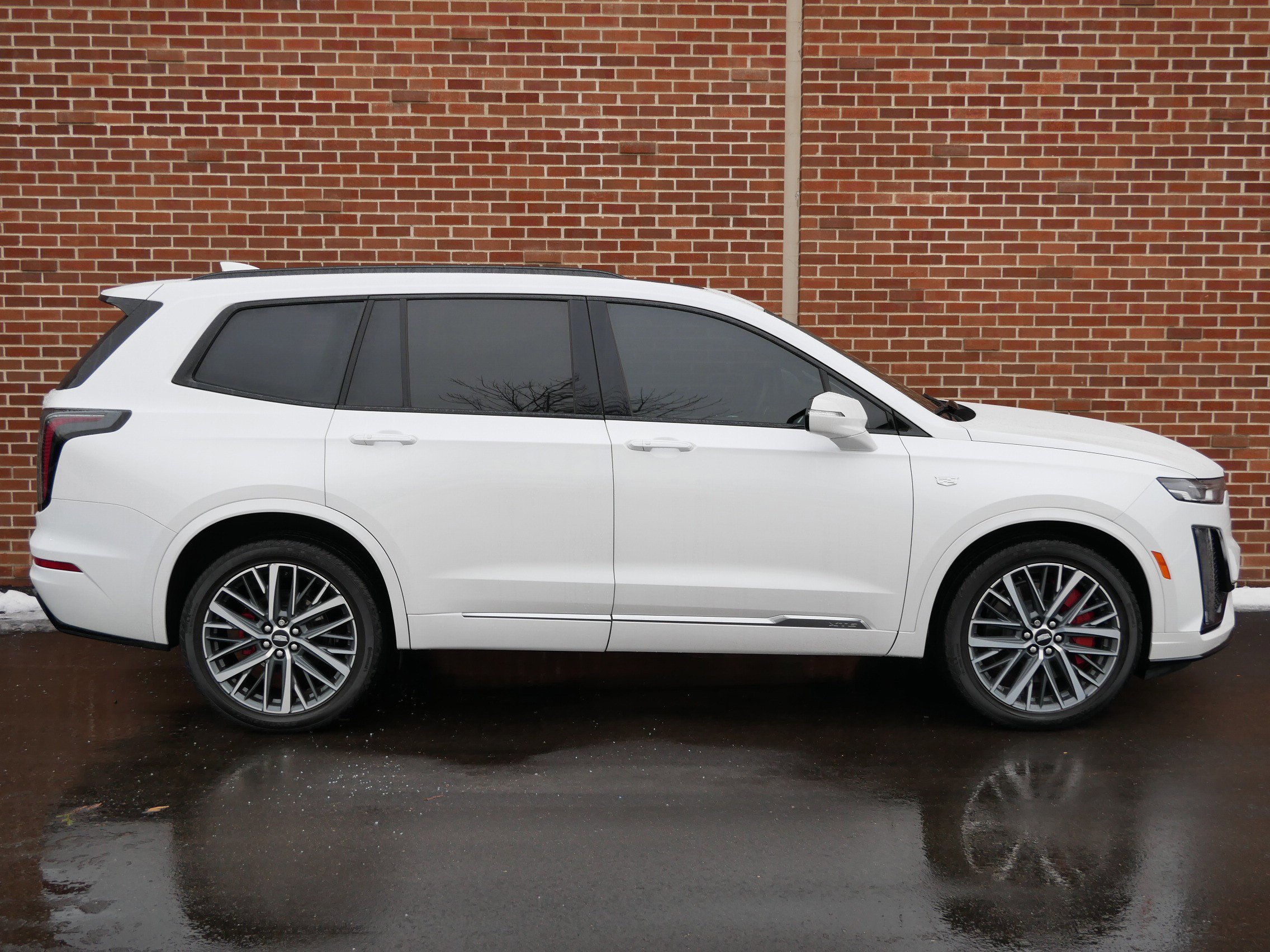 Certified 2024 Cadillac XT6 Sport w/ LPO, Floor Liner Package image 26