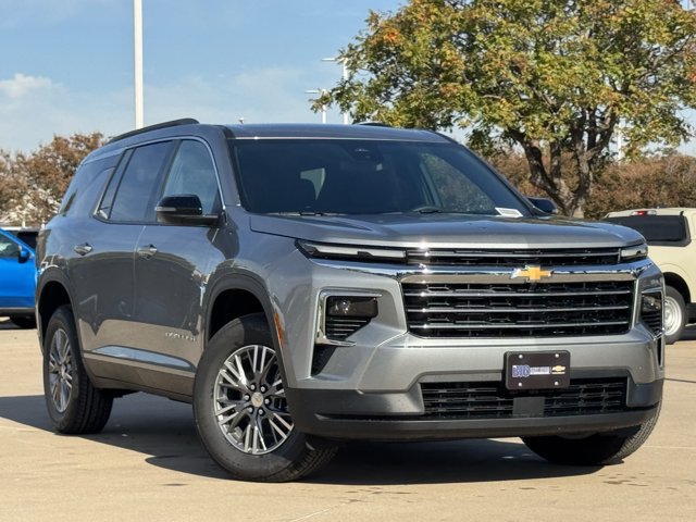 New 2027 Chevrolet Traverse LT FWD image 1