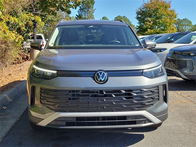 New 2026 Volkswagen Tiguan SE image 2