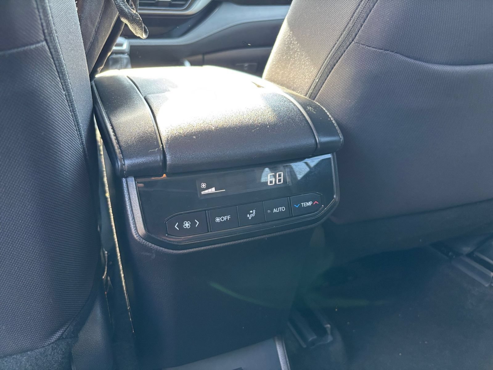 Used 2025 Toyota Highlander LE FWD image 22