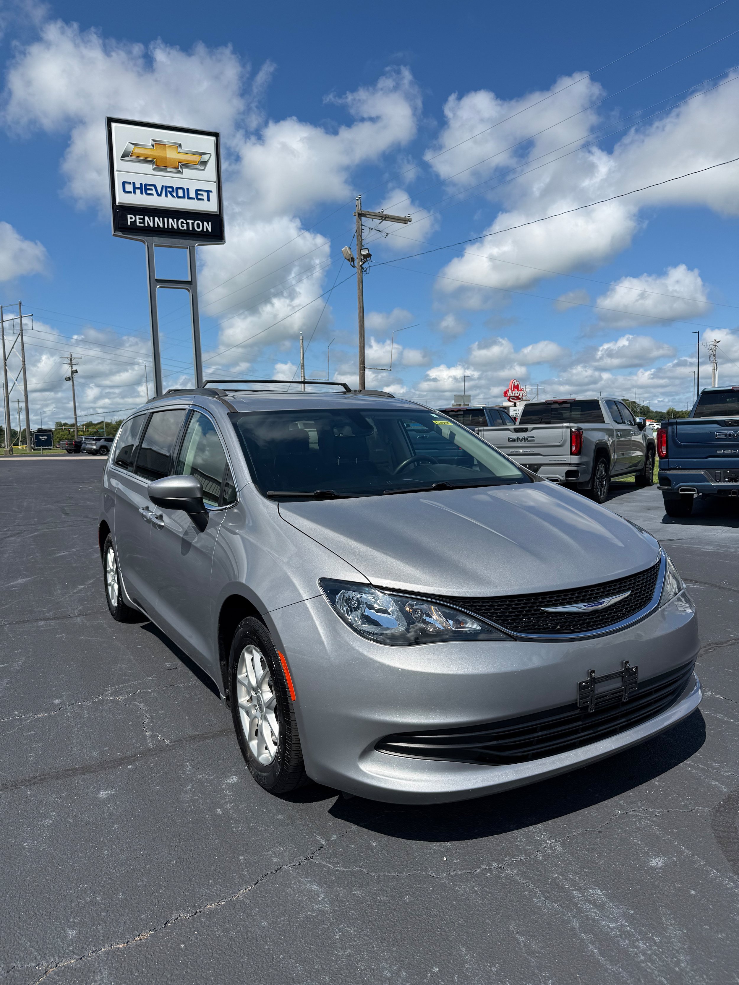 Used 2020 Chrysler Voyager Lxi FWD image 1