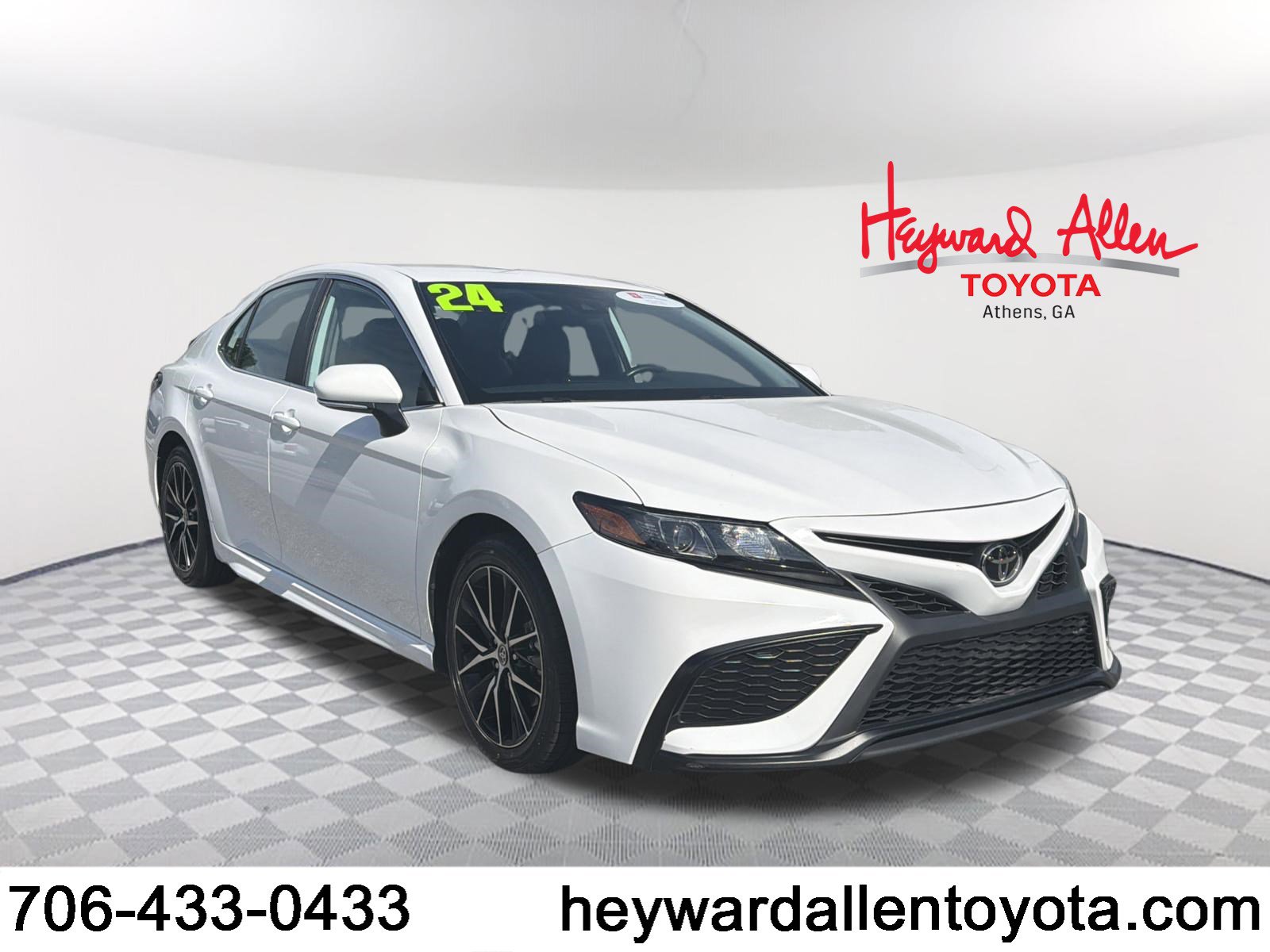 Certified 2024 Toyota Camry SE w/ Cold Weather Package AWD/4WD image 1