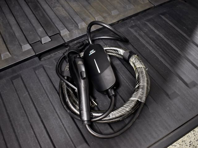 Used 2024 Tesla Cybertruck AWD Crew Cab image 32
