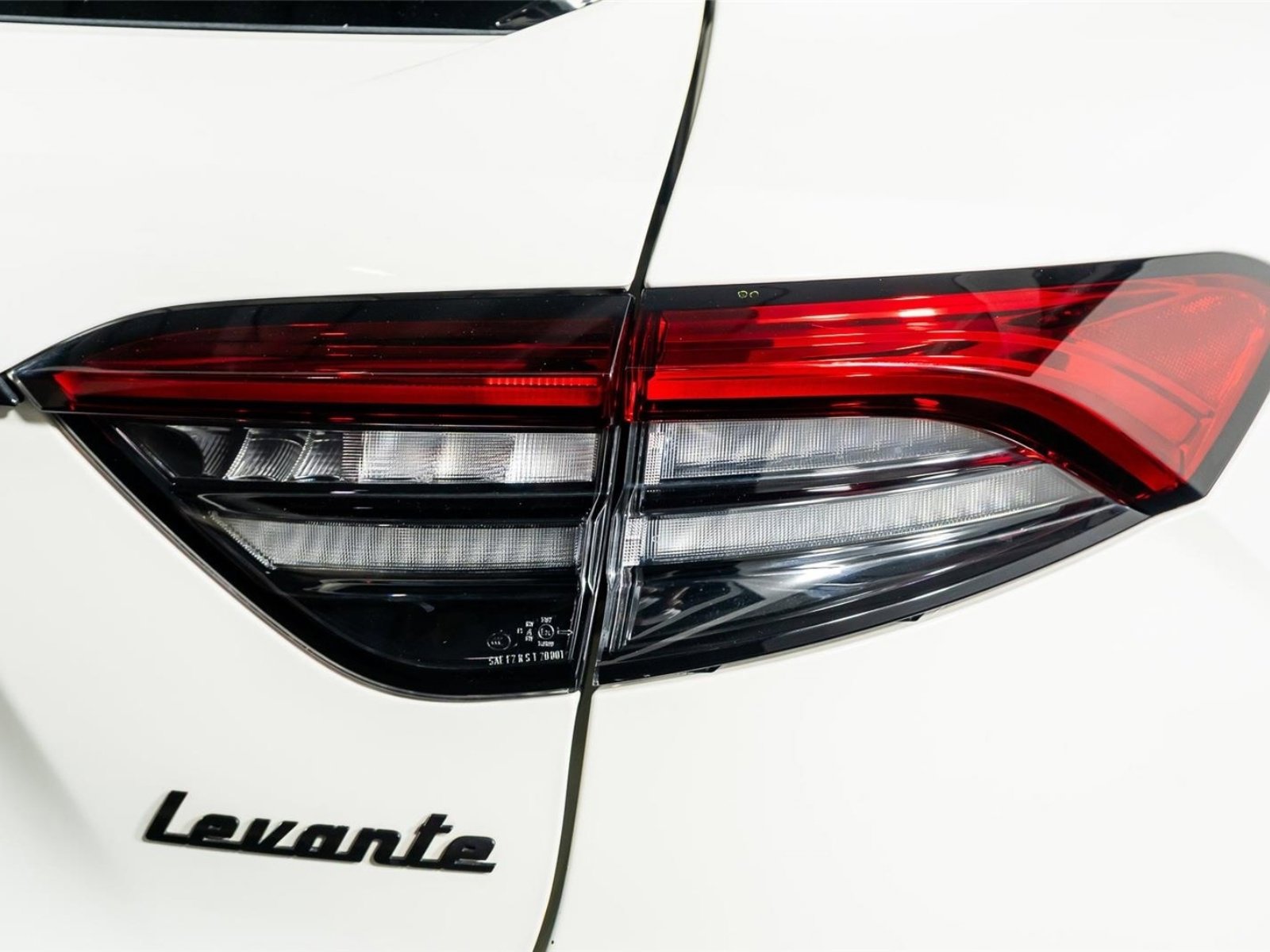 Used 2023 Maserati Levante GT image 12