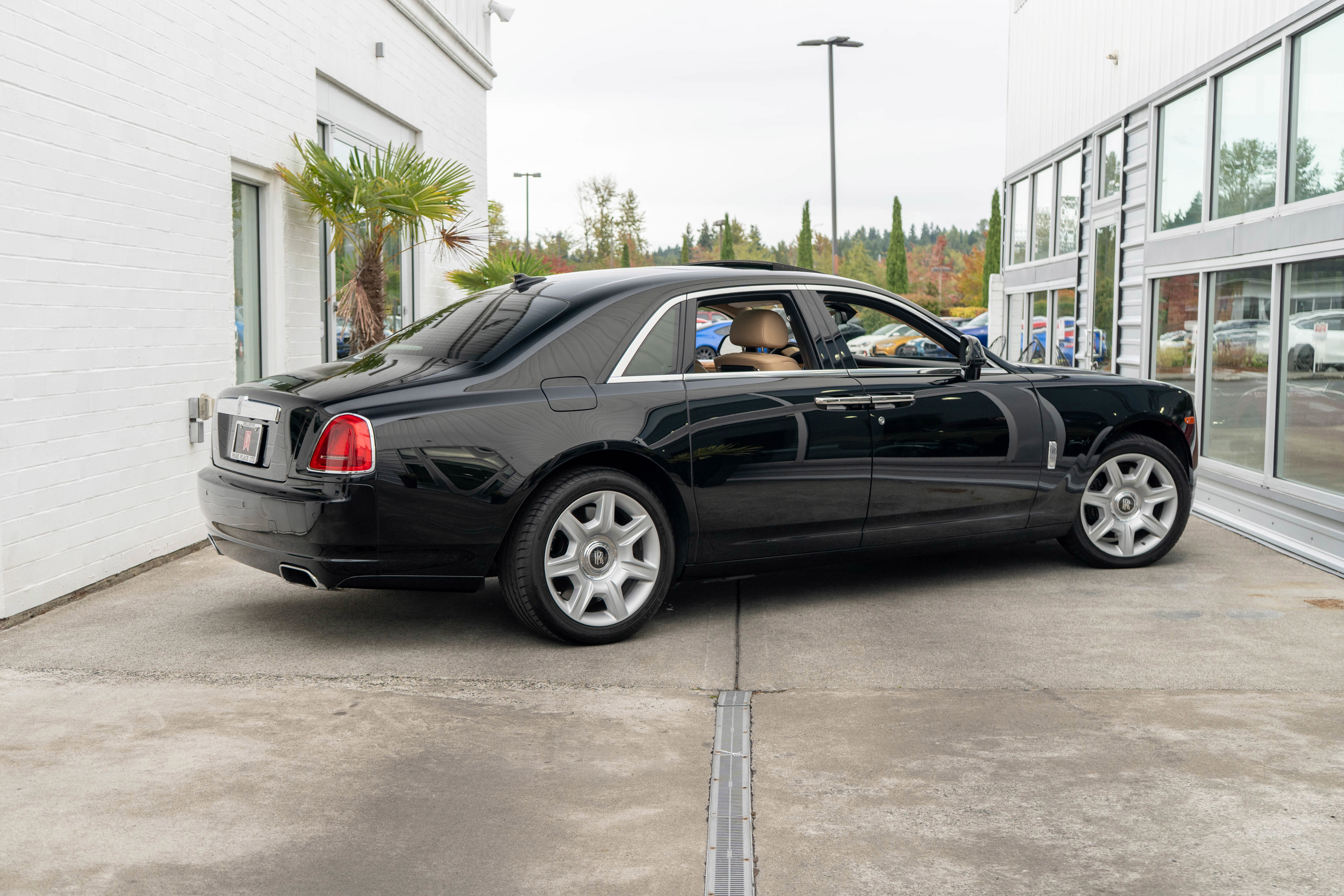 Used 2017 Rolls-Royce Ghost image 8