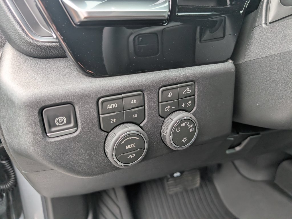 New 2026 Chevrolet Silverado 1500 LT w/ Z71 Off-Road Package AWD/4WD image 17