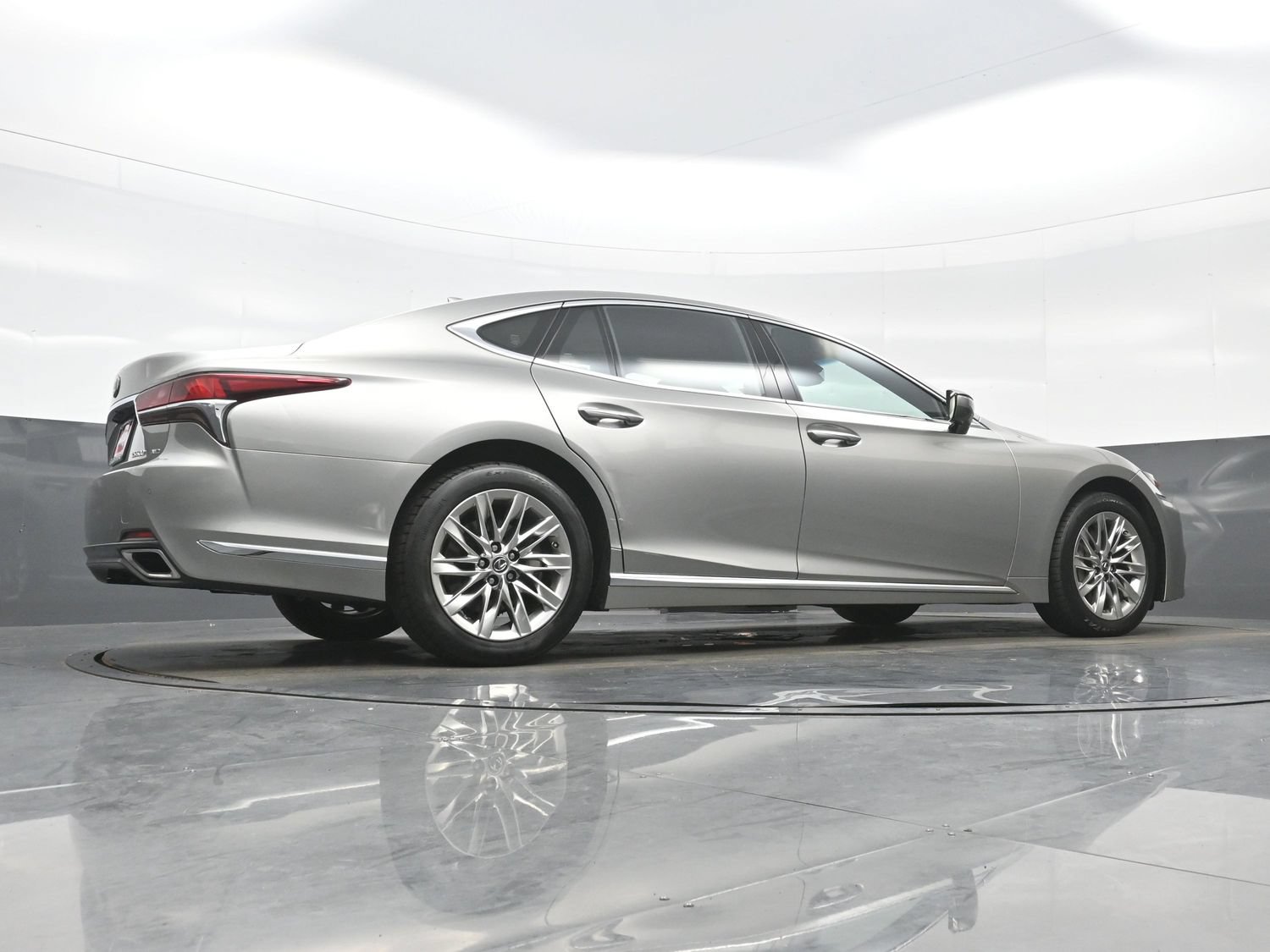 Used 2019 Lexus LS 500 AWD w/ Accessory Package (Z2) image 28